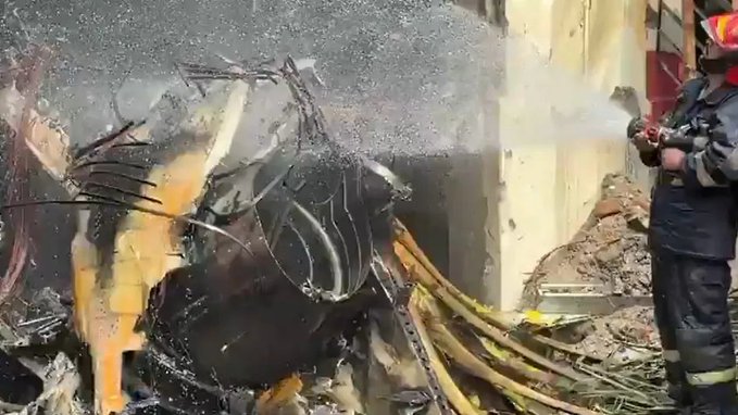 #Bangladesh Air Force training jet has crashed into Milestone School &amp; College in Uttara, Dhaka. 

19 confirmed dead, 300+ students injured

Fire broke out after the crash. Rescue ops are ongoing.

#MilestoneTragedy #AirForcePlaneCrash #AirForceF7