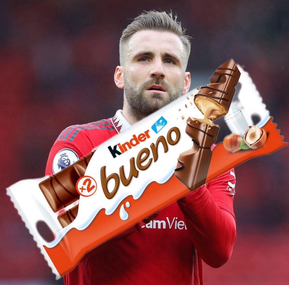 MbeumoOoc's tweet image. Luke Shaw was very disappointed when he found out Mbeumo is a football player and not a Kinder chocolate bar!