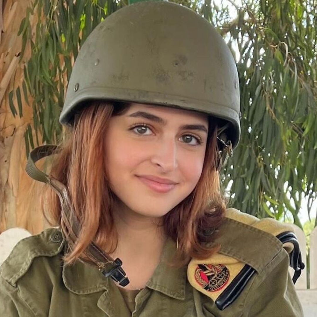 HananyaNaftali's tweet image. She was almost done with her military service. She wanted to travel. She dreamed of building the future, literally, by studying civil engineering.
IDF Soldier Omer Benjo was just 20. She ran toward a bomb shelter during a rocket attack from Lebanon in February 2024. She didn’t…