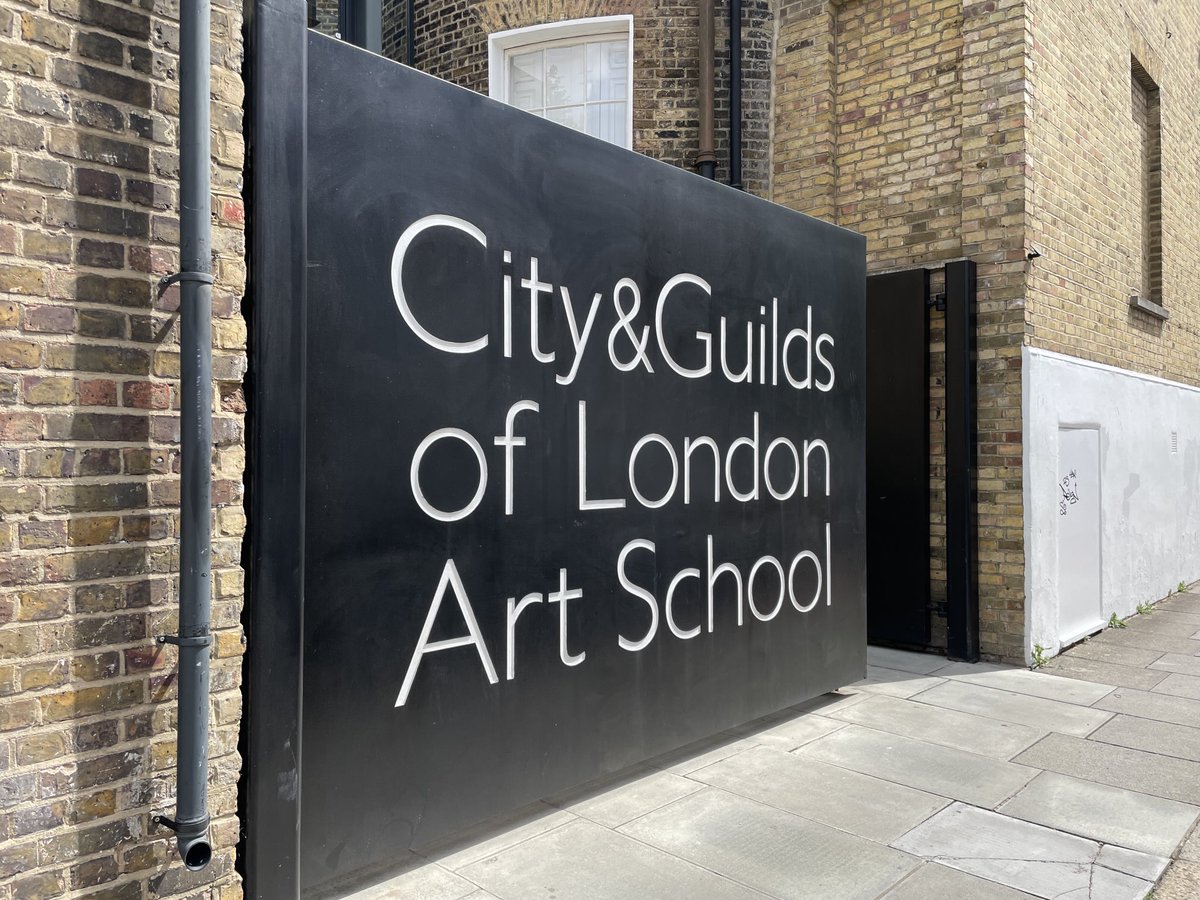 It was an absolute privilege to start the ⁦<a href="/CWHeritageForum/">Commonwealth Heritage Forum</a>⁩ Summer School 2025 at ⁦<a href="/CGLArtSchool/">City & Guilds of London Art School</a>⁩ this morning and to meet so many of the wonderful students from across the #Commonwealth including some from ⁦<a href="/CWGC/">Commonwealth War Graves</a>⁩.