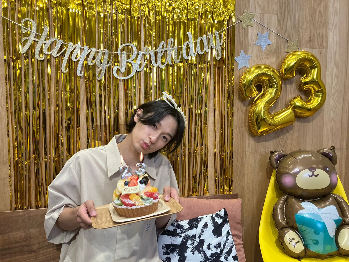 tomimoto_event's tweet image. 改めて、「富本惣昭、23歳になりました!特別生配信!」をご視聴いただき
ありがとうございました✨
サプライズゲストで宮本龍之介さんが駆けつけてくださいました!
アーカイブは7月27日(日)23:59までご視聴いただけます🧄
eplus.jp/sf/detail/4111…
今後とも富本惣昭をよろしくお願い致します!