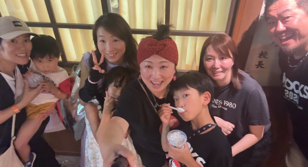 joshusanzokumen's tweet image. お休みありがとうございました!!
息子はポケモンセンターに
パパはラーメン食べたい!を叶え
私は急遽友達に会えるという奇跡!!
そして
今回の目的
ラッコタワーさんのLIVE
パパが若い時にバンドを頑張っていた
ときの後輩がラッコタワーさん
ずっと応援してきました!
ラッコタワーさんのLIVE…