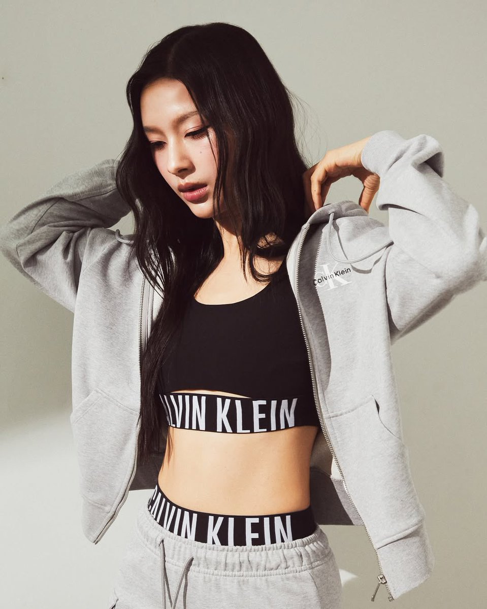 MILK PANSA FOR CALVIN KLEIN?!?!! WTF I USED TO DREAM FOR TIMES LIKE THIS 

#MilkPansa