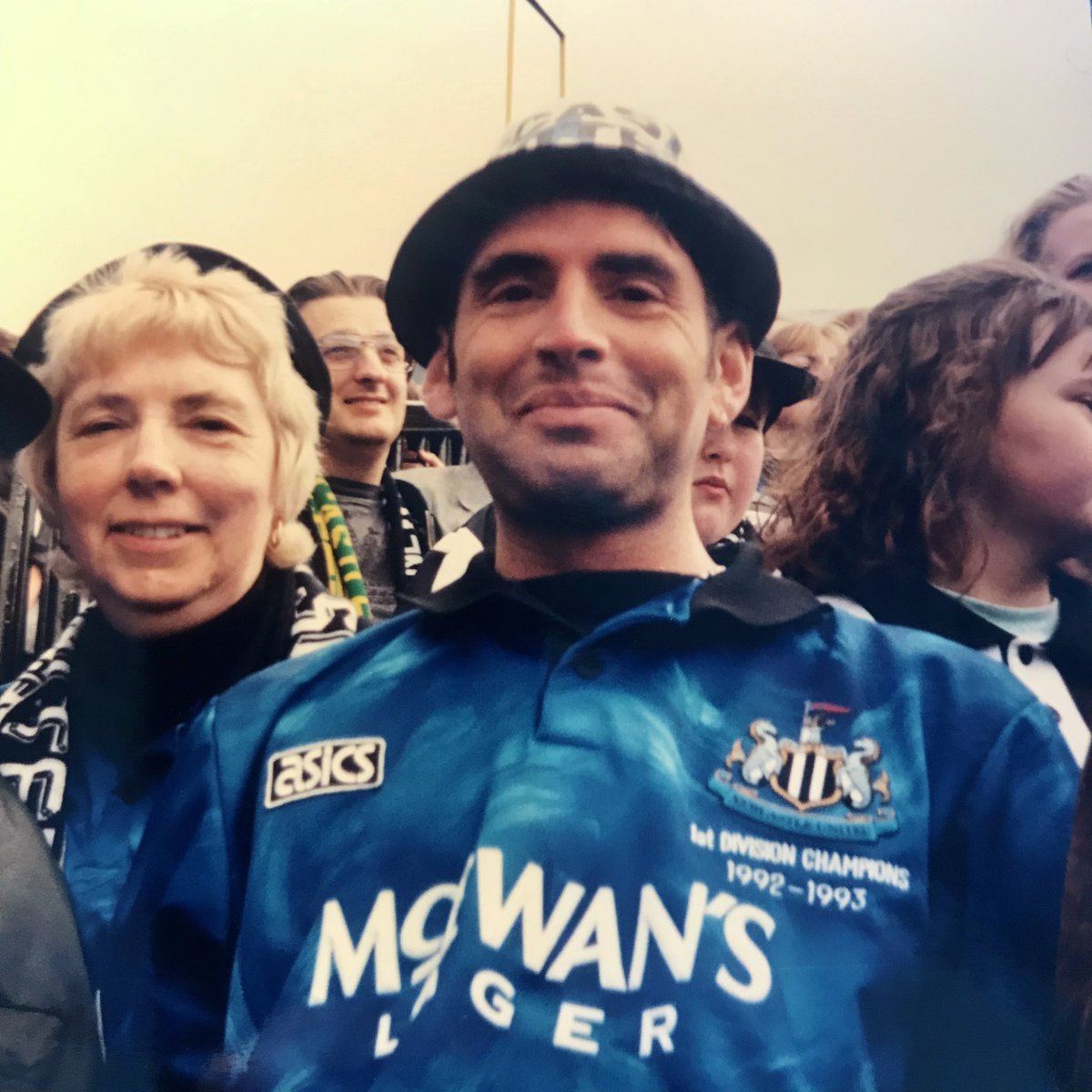 fireandskill's tweet image. Me Mam n me in the gallowgate end 🖤🤍