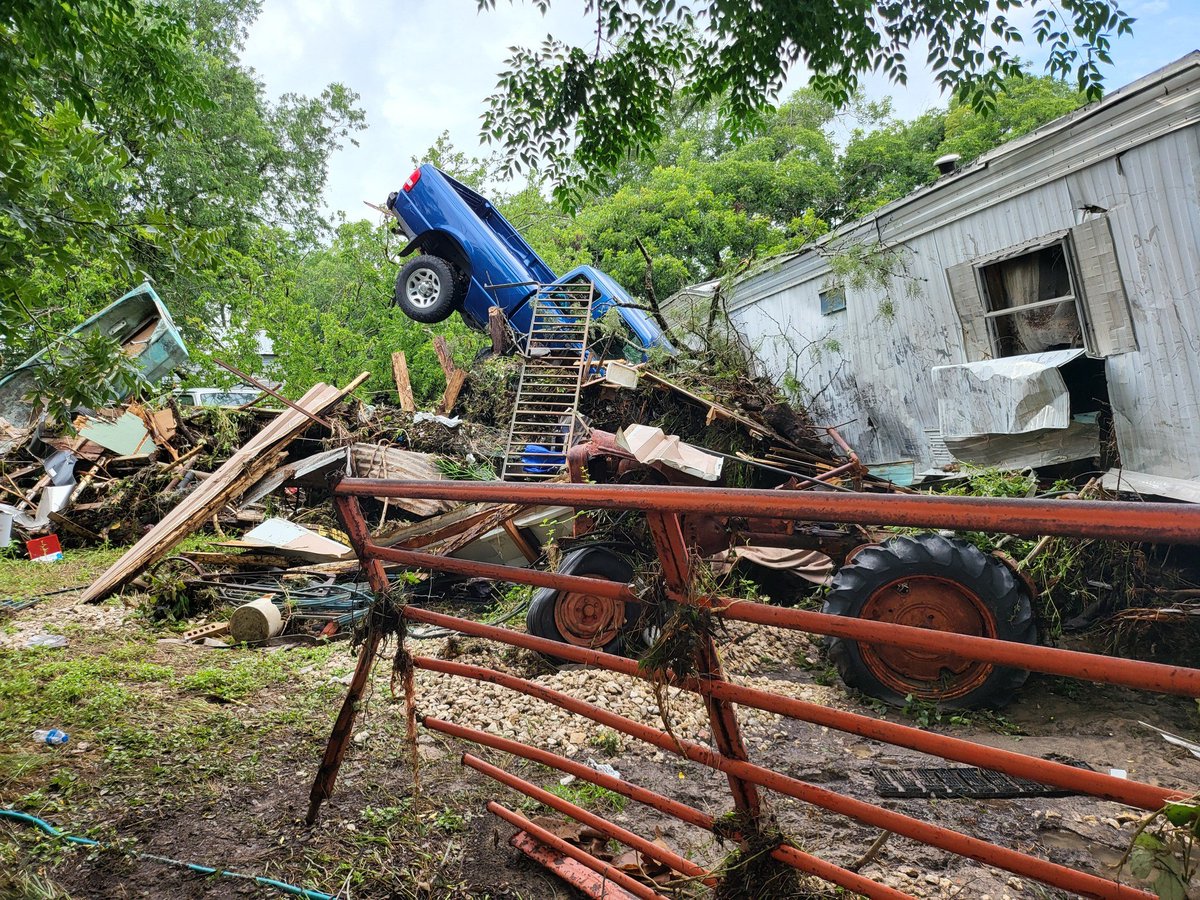 KristenCurrieTV's tweet image. As of today (7/21), 135 people have died in this month's catastrophic flash flooding across Texas. At least eight others remain missing.
PHOTO: Leander, TX || July 6, 2025