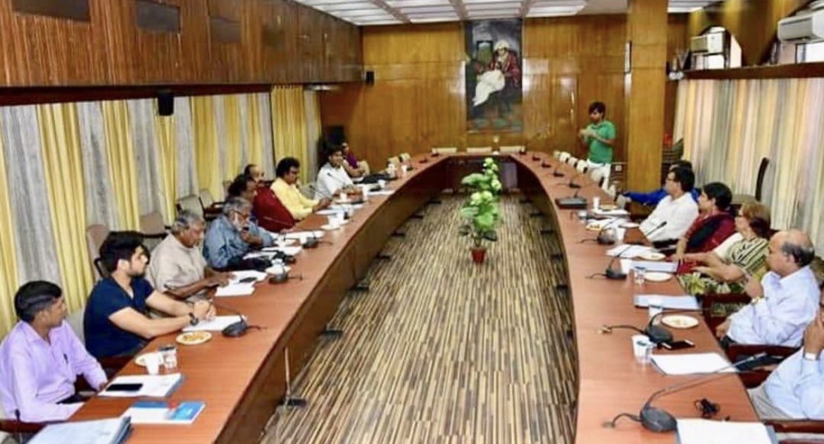 Round table conference, 2017.