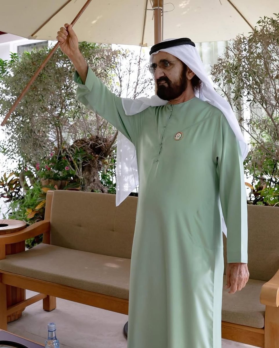 الشيخ محمد بن راشد، دايمًا رافع راسنا... قيادي ما يرضى إلا بالمركز الأول، وهو اللي علمنا إن الطموح ما له حدود 🇦🇪🔥