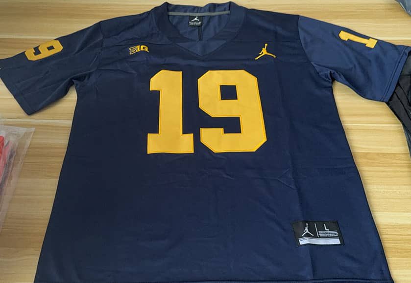 Jersey__Plug's tweet image. A few of our many Michigan Wolverines jerseys available! 銆斤笍
Any player (or name/number) can be done in any style below for sizes 2T through 8X. Patches are optional. Pictures below are of our own actual jerseys.
DM us if you鈥檇 like to order!