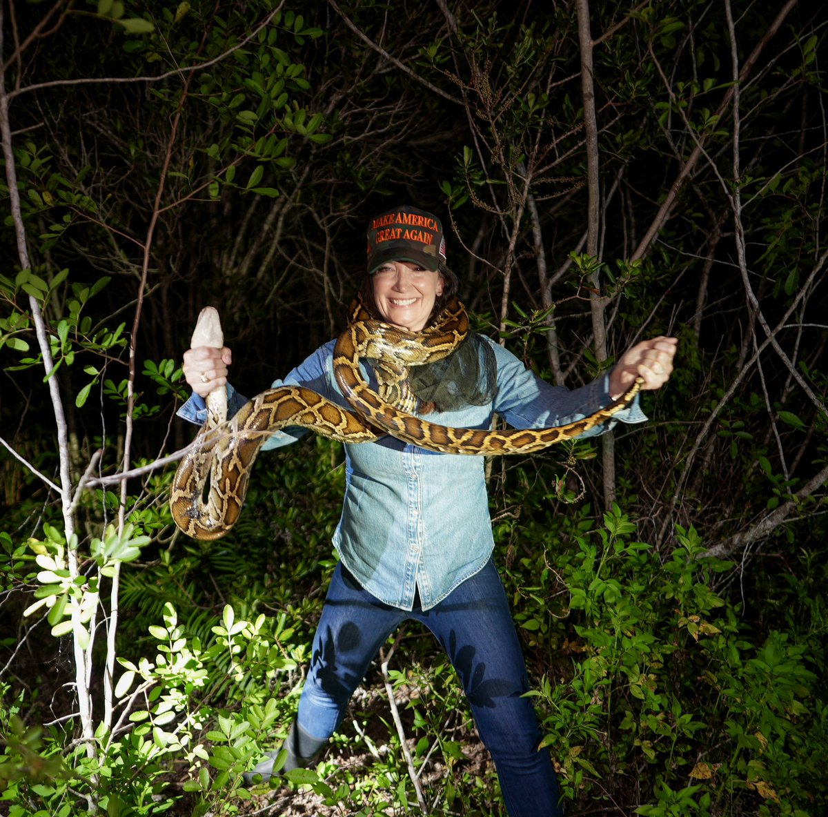 SecRollins's tweet image. LOOK WHAT YOU MADE ME DO! 🐍
Last night I joined a python hunt in the Florida Everglades!
Got hands-on with Florida’s invasive species problem. Learned how to wrangle those slithery giants like a pro, joined a heart-pounding hunt under the swamp’s moonlight, & saw up close how…