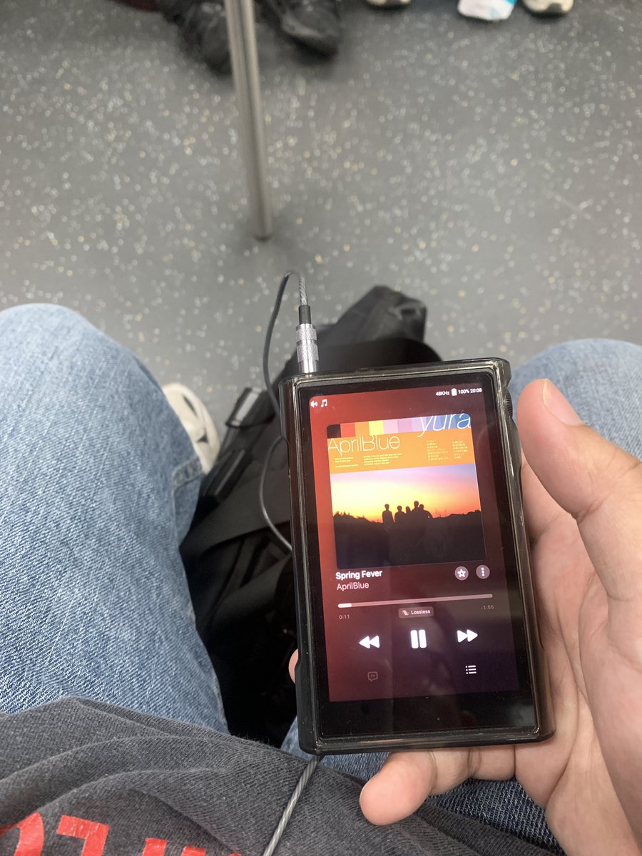 razorriff_th's tweet image. with @aprilblueband in my headphone, the trip is more enjoyable
can’t wait to see them in bangkok this sep 👏