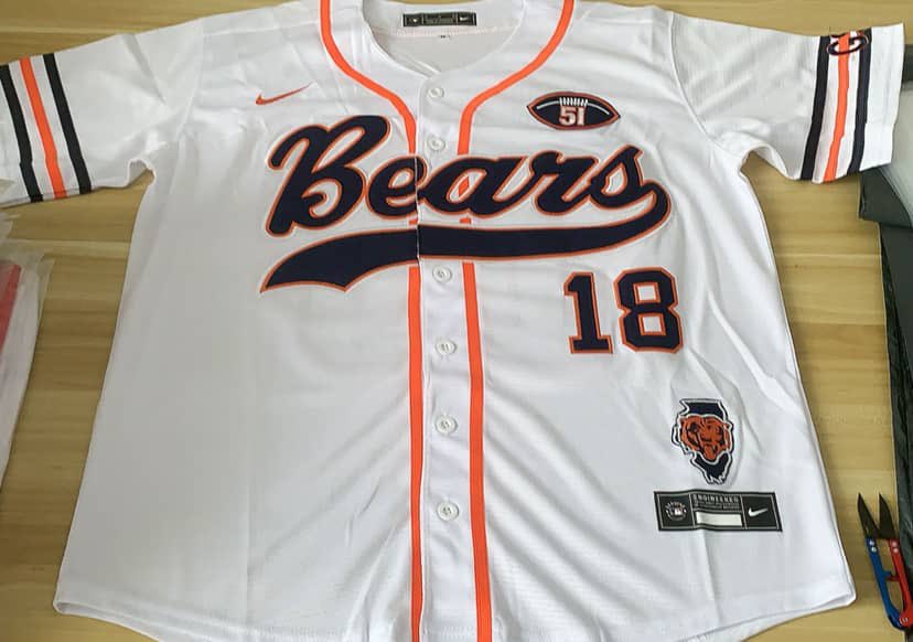 Jersey__Plug's tweet image. A few of our many Chicago Bears jerseys available!
Any player (or name/number) can be done in any style below for sizes 2T through 8X. Pictures below are of our own actual jerseys.
DM us if you鈥檇 like to order!