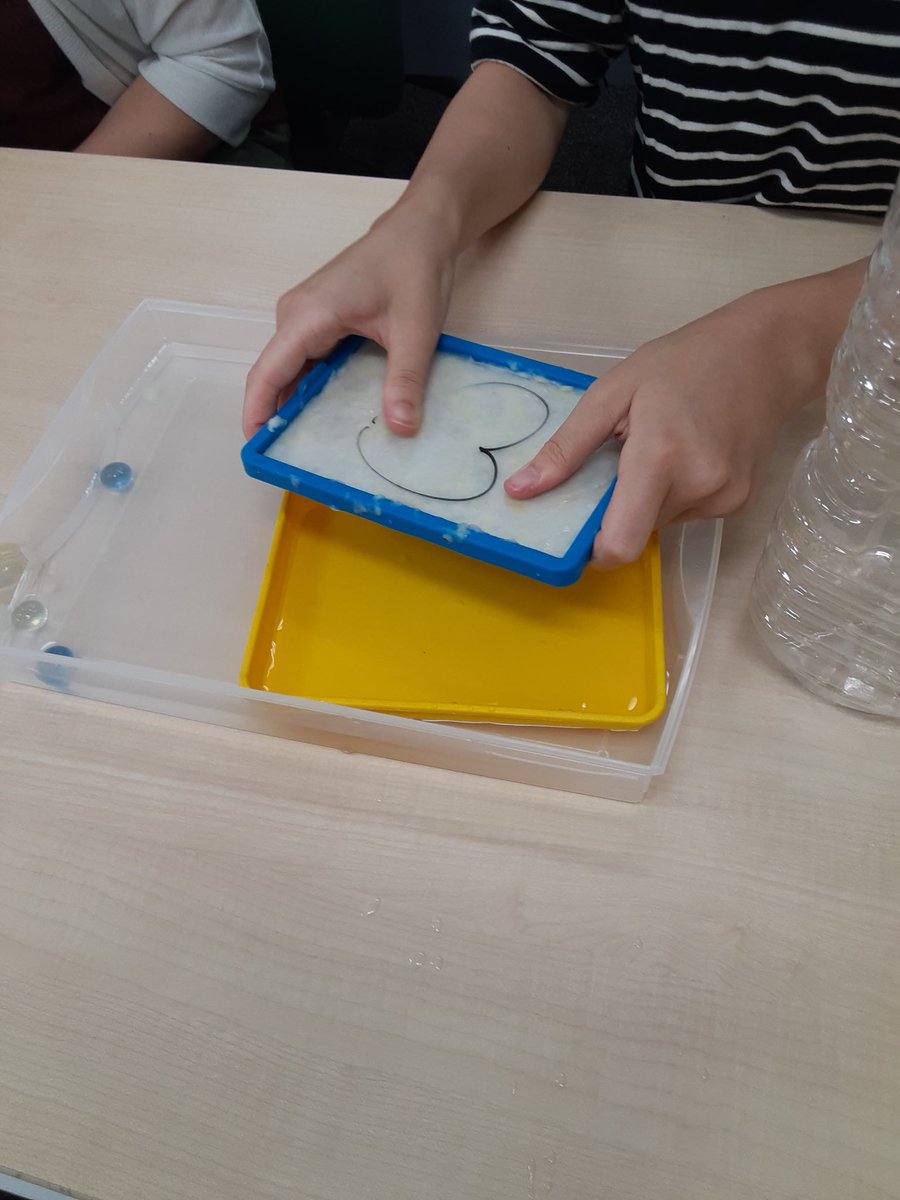 atomishodo's tweet image. こんばんは！🌃✨
先日行われた #跡見書道部 のワークショップですが、沢山の方にお越しいただけました！
皆様、ありがとうございました！☺✨
今回のことで少しでも、
 #跡見書道部 を知っていただければ幸いです！
今後とも書道部をよろしくお願いいたします！☺🎶