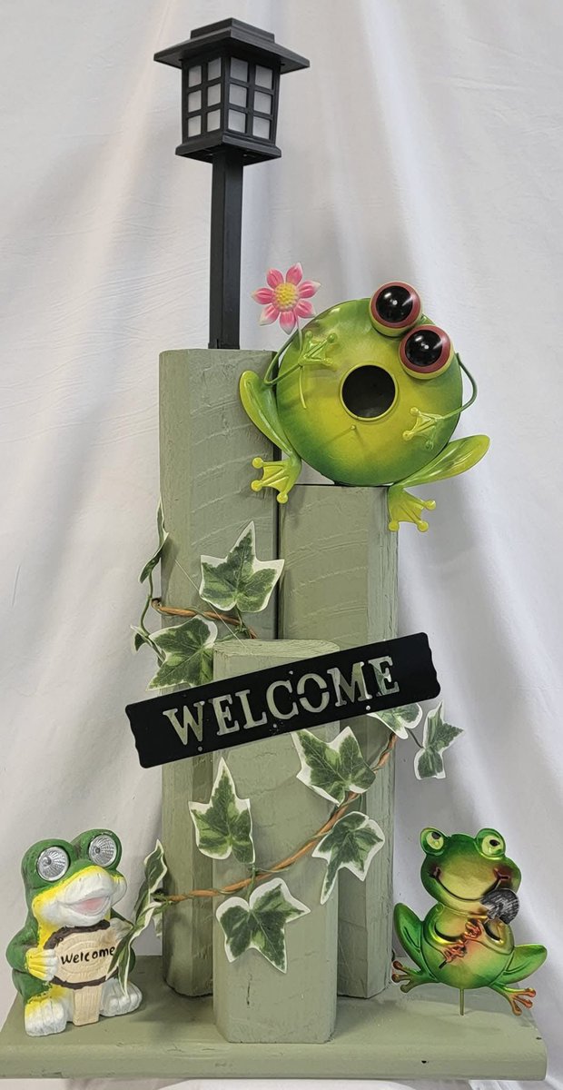 The perfect garden decor! We here at Magic Crew Custom Crafts take your ideas and bring them to life!

#custommade #frogs #handmade #MondayMotivation