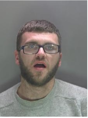 HertsPolice's tweet image. ⚠️ Have you seen Ben Wilde, aged 27, who is wanted on recall to prison?
He is believed to be in the #Dacorum or #Watford areas.
Report info by:
📞 Calling 101
📞 For immediate sightings, call 999
↪ Pls RT