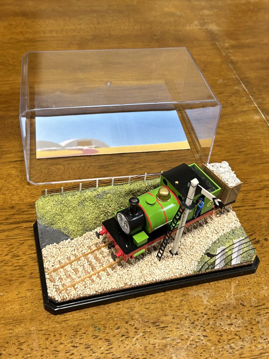 モライアス tweet media