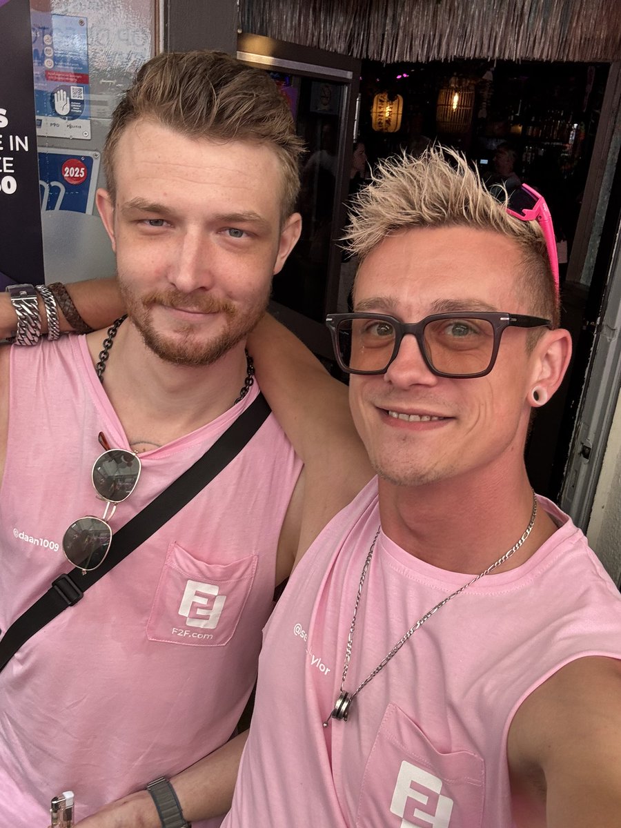 #RozeMaandag <a href="/f2f_com/">F2F.com</a> <a href="/daan1009_OF/">Daan1009🔞😈 11K😏❤️‍🔥</a> enjoying some gaystuff😂♥️