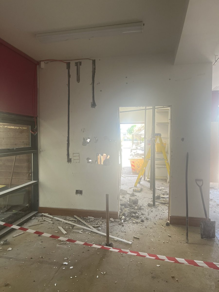 sin_22's tweet image. Day 1 of the summer,..
Operation Nursery re-vamp has started! Thanks 🙏 to all of the staff for their support with clearing today! @VicAcademies @FoleyPAcademy
