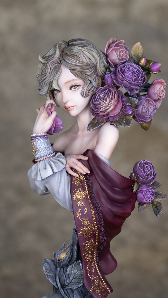 michiru_imai's tweet image. 🌹2年前に園芸を始めてから薔薇に夢中になりすぎて、気づけば薔薇沼。
今回はその薔薇愛が爆発して、造形にもめちゃくちゃ熱が入ってます。
前から温めていた“少年”のイメージともハマって、すごくお気に入りの作品に。
ぜひお好きな色で咲かせてください🌈✨