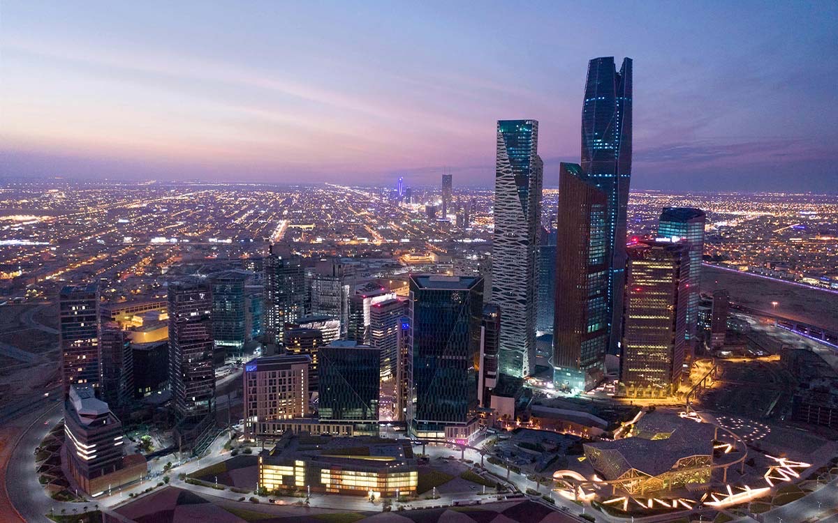 صناعة سعودية (@madeinsaudi) on Twitter photo بعد مرور عامين على استحواذ صندوق الاستثمارات العامة <a href="/PIFSaudi/">صندوق الاستثمارات العامة</a> على نادي #الهلال <a href="/Alhilal_FC/">نادي الهلال السعودي</a>، حقق النادي قفزة نوعية في الأداء المالي والتجاري، بتسجيله:
• نموًا في الإيرادات لـ 646 مليون ريال
• تحقيق متجر النادي 110 مليون ريال
• نمو الإيرادات بنسبة 105% بعد مرور عامين على استحواذ صندوق الاستثمارات العامة <a href="/PIFSaudi/">صندوق الاستثمارات العامة</a> على نادي #الهلال <a href="/Alhilal_FC/">نادي الهلال السعودي</a>، حقق النادي قفزة نوعية في الأداء المالي والتجاري، بتسجيله:
• نموًا في الإيرادات لـ 646 مليون ريال
• تحقيق متجر النادي 110 مليون ريال
• نمو الإيرادات بنسبة 105%