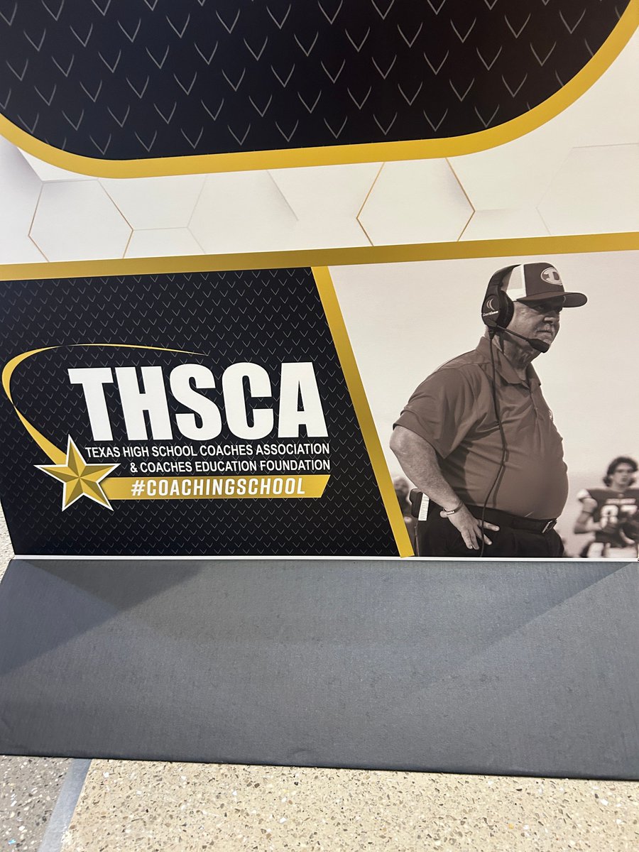 CoachComm's tweet image. Getting Day 2 at #THSCA2025 started! Excited to see our customers and meet new ones! #coachingheadsets #mobileaudiovideo