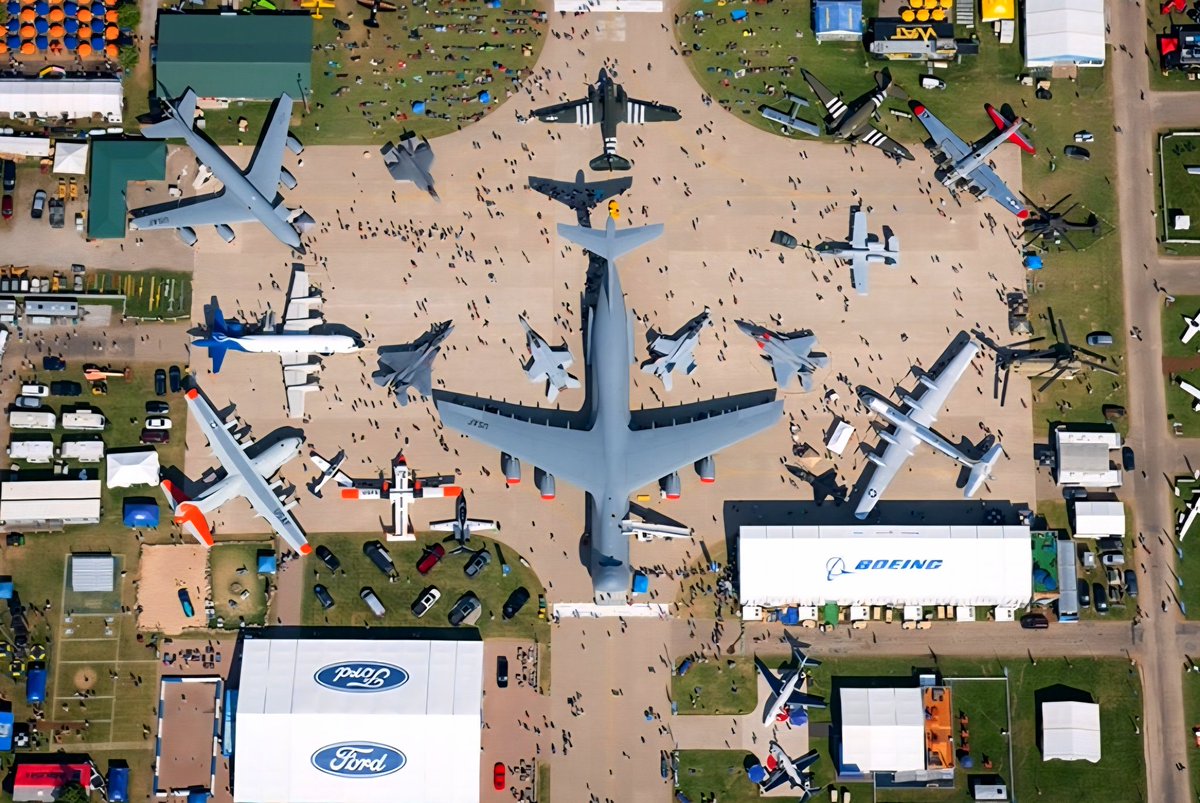 Mcoorah's tweet image. It's Oshkosh Air Show week 2025!
The largest air show in the nation kicks off on Monday, bringing together aviation enthusiasts from around the world. #OSH25!