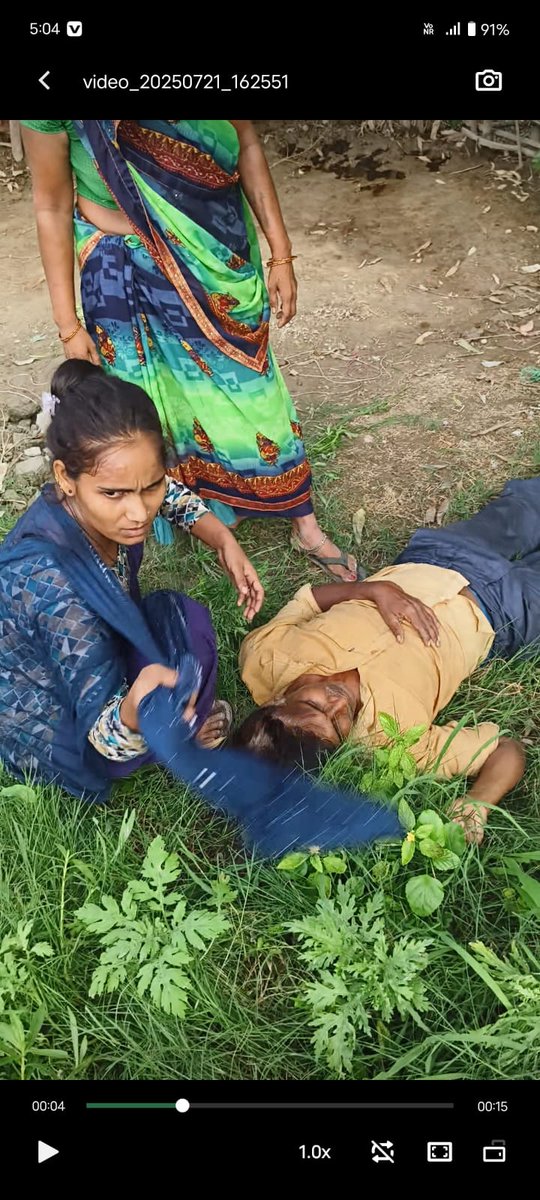 Aman Singh (@amansingh_up) on Twitter photo थाना शाही के अंतर्गत ग्राम दुनकी में जान से मारने की नीयत से तुलाराम 'प्रेम सिंह 'रिंकू 'बा 2 3 अज्ञात लोगों ने सोहनलाल पर हमला कर दिया और जान से मारने की धमकी देकर फरार हो गए व प्रार्थी का परिवार थाना शाही में न्याय की गुहार लगा रहा है
<a href="/bareillypolice/">Bareilly Police</a> <a href="/Uppolice/">UP POLICE</a> <a href="/adgzonebareilly/">ADG Zone Bareilly</a> थाना शाही के अंतर्गत ग्राम दुनकी में जान से मारने की नीयत से तुलाराम 'प्रेम सिंह 'रिंकू 'बा 2 3 अज्ञात लोगों ने सोहनलाल पर हमला कर दिया और जान से मारने की धमकी देकर फरार हो गए व प्रार्थी का परिवार थाना शाही में न्याय की गुहार लगा रहा है
<a href="/bareillypolice/">Bareilly Police</a> <a href="/Uppolice/">UP POLICE</a> <a href="/adgzonebareilly/">ADG Zone Bareilly</a>