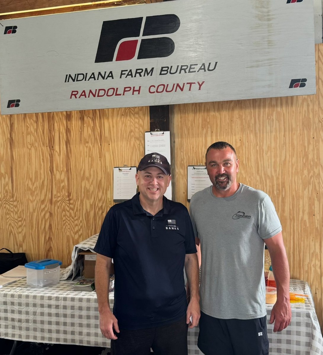 smjustus's tweet image. Good to meet with Randolph County Farm Bureau President Aaron Chalfant as I received updates on agriculture matters to share with @SenatorBanks.
“America’s farmers are the backbone of our economy.” - @Jim_Banks
