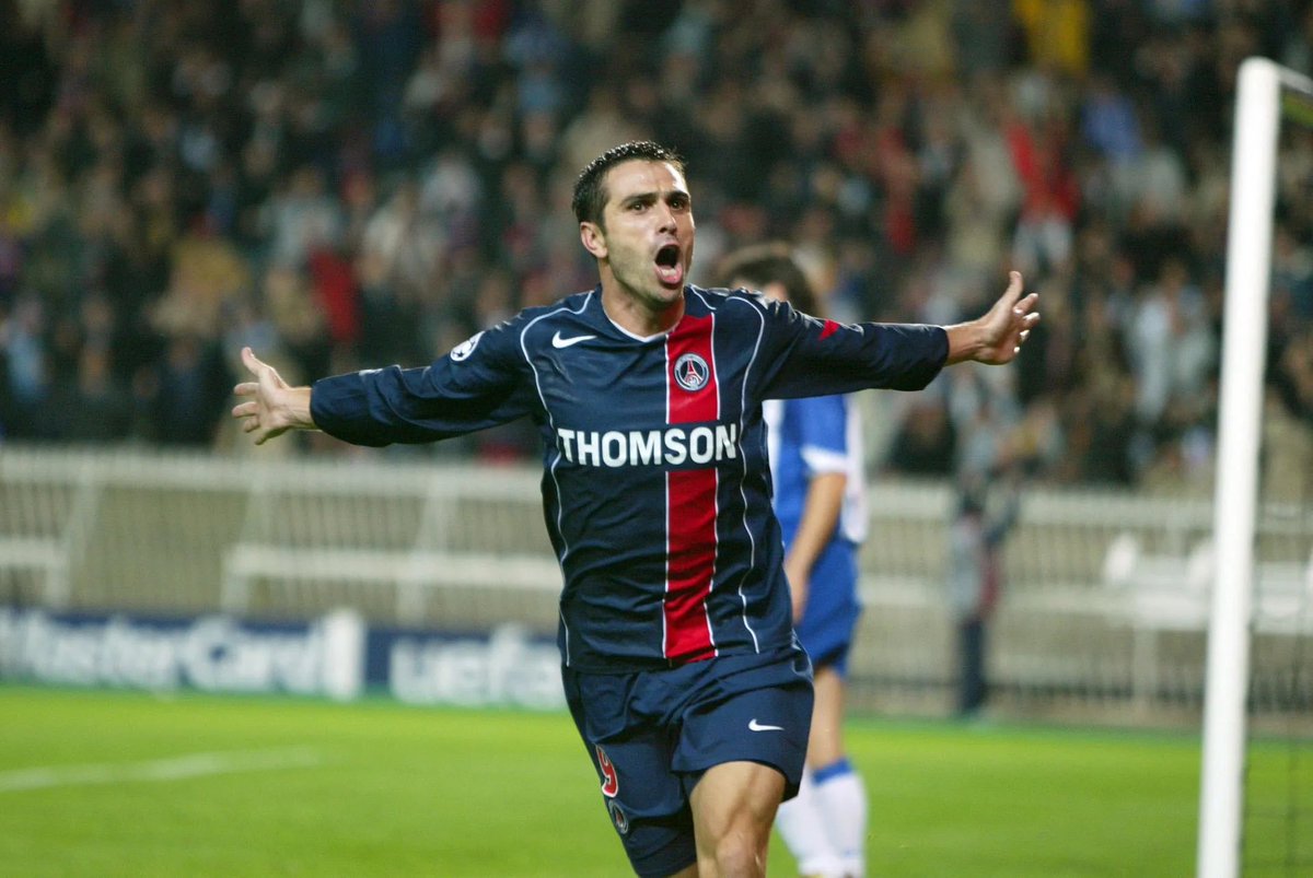 Instant Foot ⚽️ (@lnstantfoot) on Twitter photo 🚨 LE PSG ET NIKE VONT SORTIR UNE RÉÉDITION DU MAILLOT SAISON 2004/2005 !!! ❤️💙🥵
💰 Prix de la tunique : 100€
📅 La sortie est prévue en août
(<a href="/lasource75006/">La Source Parisienne</a>) 🚨 LE PSG ET NIKE VONT SORTIR UNE RÉÉDITION DU MAILLOT SAISON 2004/2005 !!! ❤️💙🥵
💰 Prix de la tunique : 100€
📅 La sortie est prévue en août
(<a href="/lasource75006/">La Source Parisienne</a>)