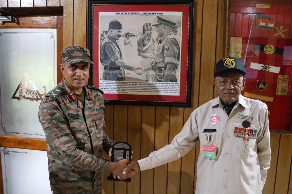 prodefencejammu's tweet image. #IndianArmy
#OurVeteransOurPride
GOC #TigerDivision interacted with Honorary Captain Ram Chander Yadav, VrC at #Jammu, hero of the legendary Battle of Rezang La during the 1962 Indo-China War.
@SpokespersonMoD
@adgpi
@westerncomd_IA
@RisingStarCorps
@ANI