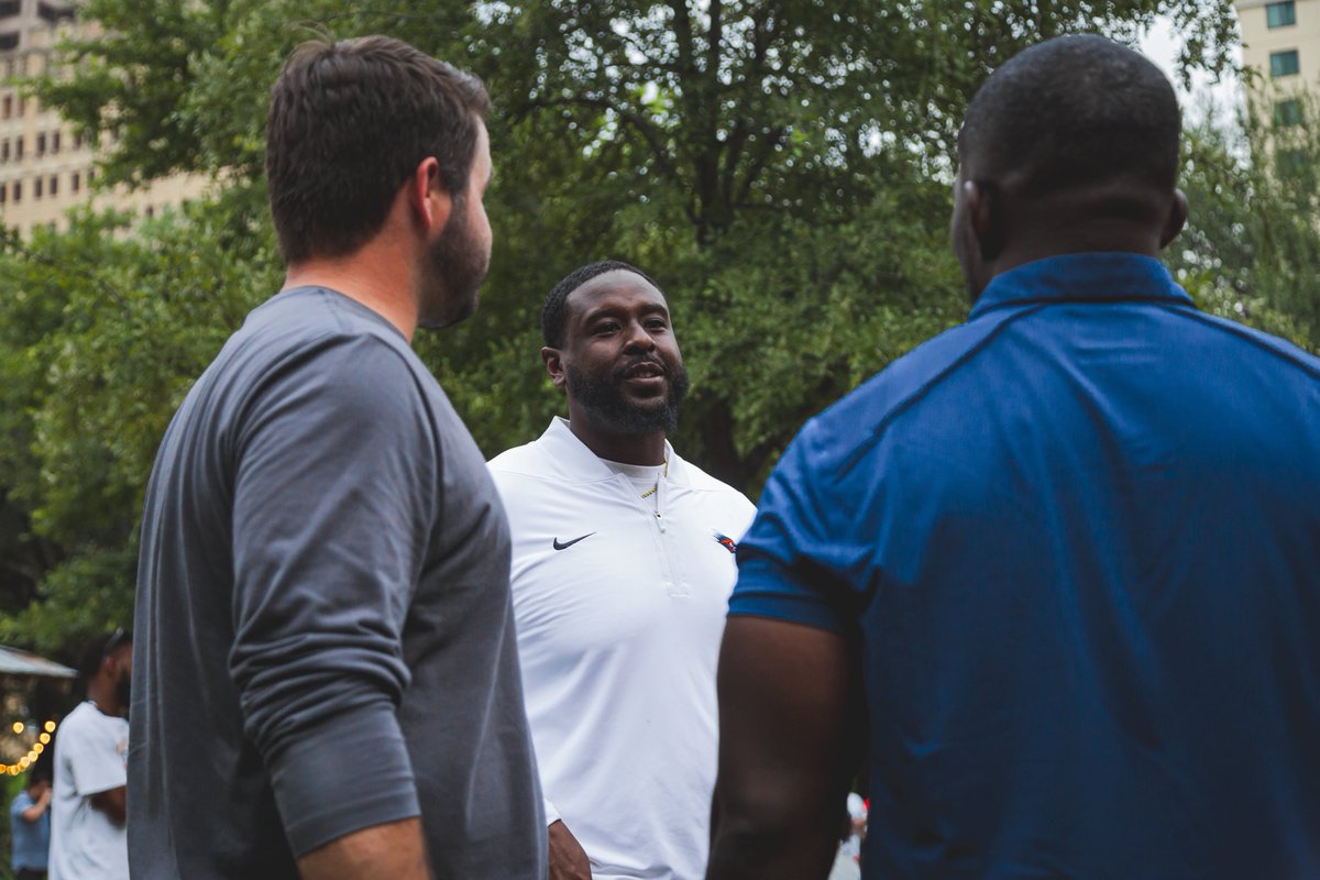 UTSAFTBL's tweet image. Thank you to all the THSCA coaches that came and talked ball at our Coaches Social at @PinkertonsBBQ ππ
Shout out to @scorability for helping us elevate our event!
#210TriangleOfToughness x #THSCA
