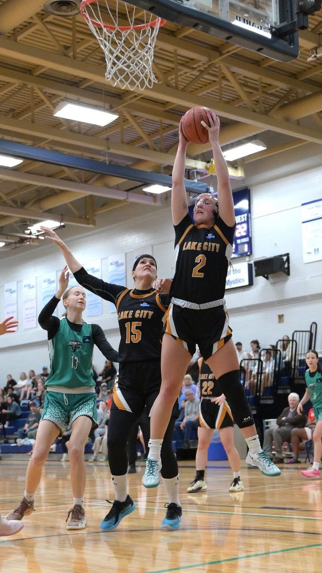 Our reigning MVP from <a href="/LakeCity56ers/">Lake City 56ers</a> is off to world U23 3x3 event in Chile. Congratulations, MacKenzie! - themwba.ca/2025/07/21/56e… (DWinston Photo)