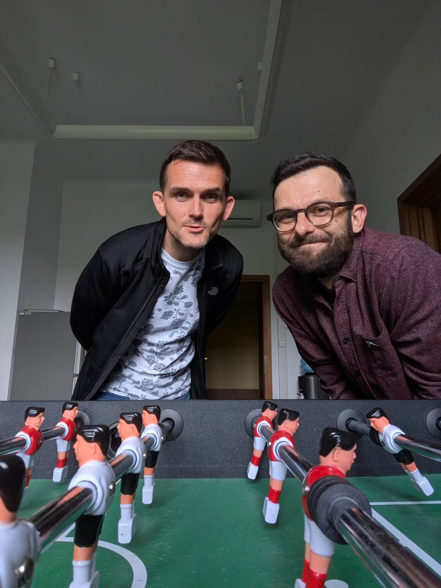 dominikpanek's tweet image. Jerzyk – mistrz lotu, który przesypia noce w powietrzu.
W „Księstwie Ptaków” Mariusz Grzeniewski opowiada o ptaku, który lata, zamiast lądować.
Gniazda, zwyczaje, dieta, ochrona 
@RadiowaTrojka 
🎧 podcasty.polskieradio.pl/trojka/podcast…
#Jerzyk #Ptaki #Podcast #Ornitologia #KsięstwoPtaków