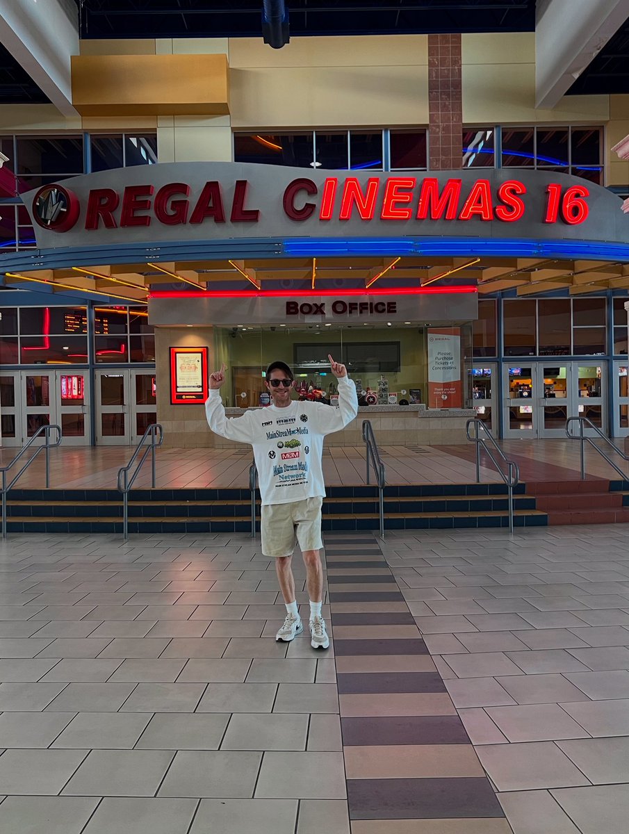 tom_tuna's tweet image. Was genuinely excited to see Eddington up at the black theatre yesterday. Completely empty. Guess the brothers don’t fuck with Ari Aster
