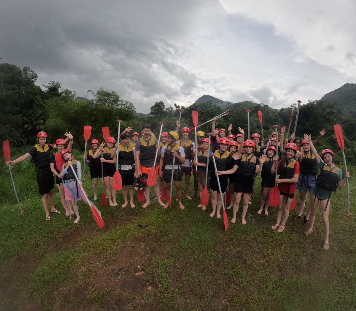 BlaiseOutdoor's tweet image. After our visit to the tea factory this morning we went white water rafting down Kelani Ganga river.