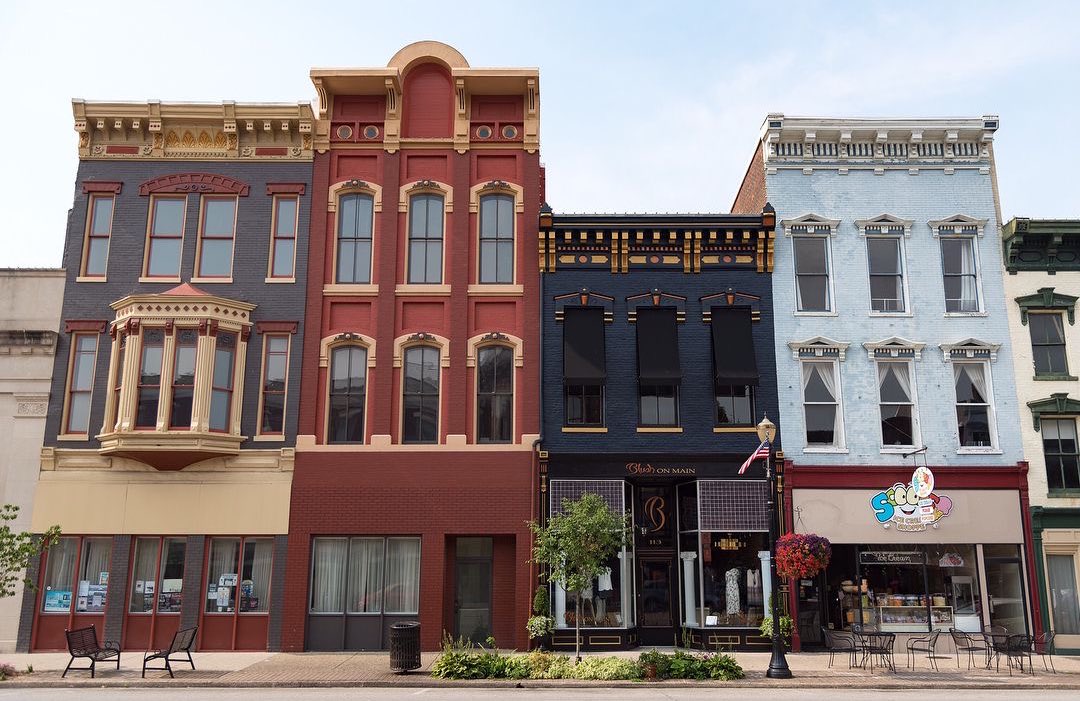 cityaestheticss's tweet image. Imagine businesses here instead of strip malls.