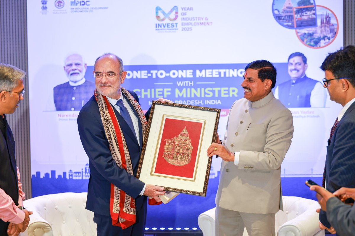 Highlights from a significant visit:

Hon’ble Madhya Pradesh CM Dr. Mohan Yadav held a bilateral meeting with H.E. Jaume Duch Guillot, Minister of Foreign Action and EU, Catalonia. Discussions focused on deepening cooperation in trade, tourism, and innovation. 🇮🇳🤝🇪🇸