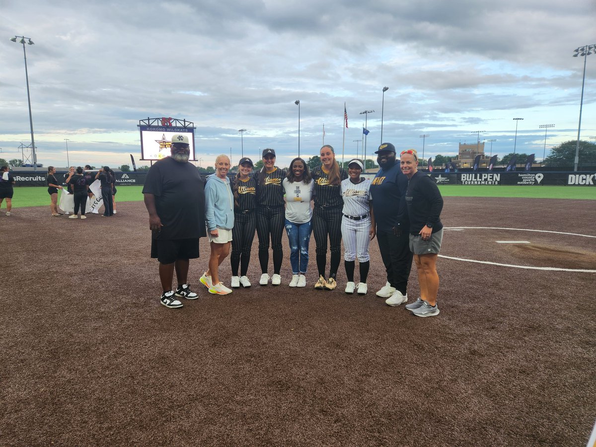 KhamariHall2025's tweet image. Had a blast being part of the Alliance All-Star game. Thanks to everyone who came out to watch and those who watched on TV. Ecstatic that I broke the record in stolen bases!!! @thealliancefp @EvoShield @IG_Jackson18u @KcJackson00 @RazorbackSB @D1Softball @ExtraInningSB