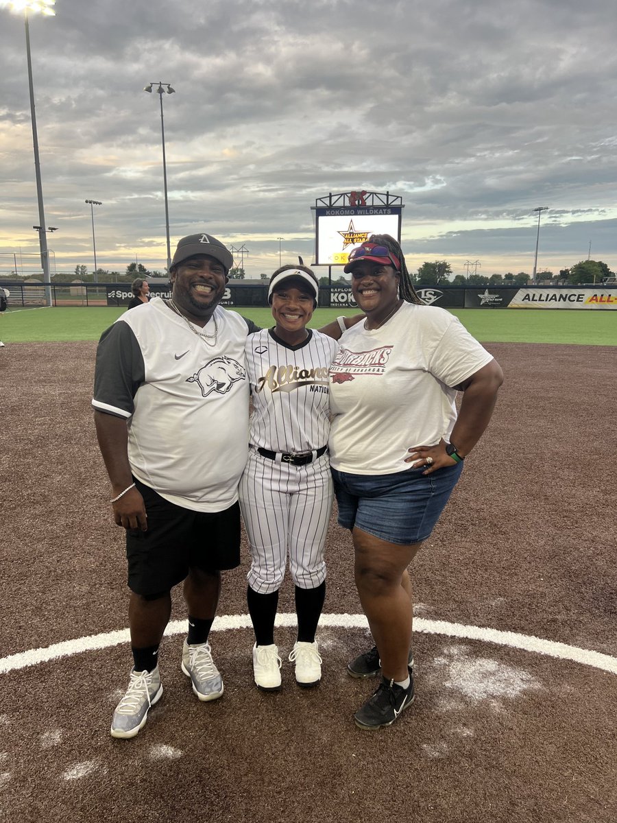 KhamariHall2025's tweet image. Had a blast being part of the Alliance All-Star game. Thanks to everyone who came out to watch and those who watched on TV. Ecstatic that I broke the record in stolen bases!!! @thealliancefp @EvoShield @IG_Jackson18u @KcJackson00 @RazorbackSB @D1Softball @ExtraInningSB
