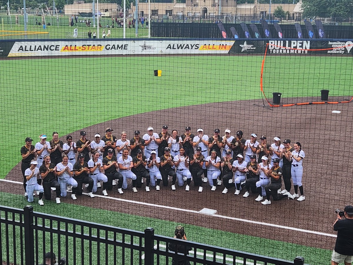 KhamariHall2025's tweet image. Had a blast being part of the Alliance All-Star game. Thanks to everyone who came out to watch and those who watched on TV. Ecstatic that I broke the record in stolen bases!!! @thealliancefp @EvoShield @IG_Jackson18u @KcJackson00 @RazorbackSB @D1Softball @ExtraInningSB