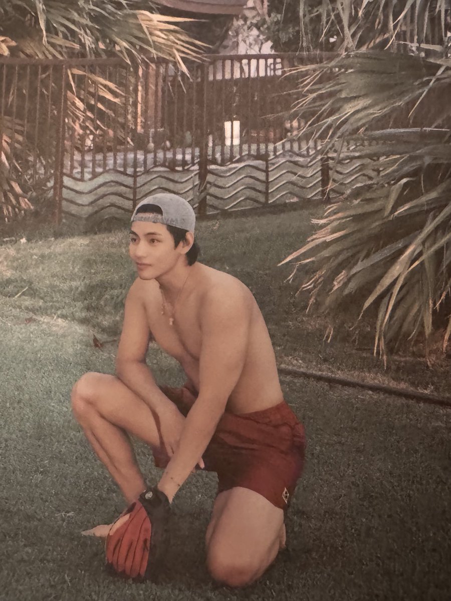 Taehyungimpact's tweet image. HEARTTHROB