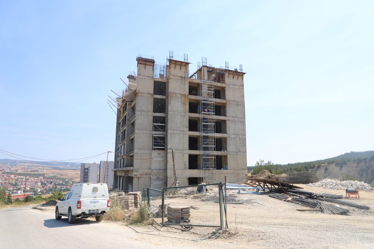 GSB Karabük Yurdu İnşaatı Tüm Hızıyla Sürüyor

Gençlik ve Spor Bakanlığı tarafından Karabük'te yapımı devam eden GSB Karabük Yurdu inşaatı tüm hızıyla sürüyor. Gençlik ve Spor İl Müdürü Coşkun Güven,  çalışmaları yerinde inceleyerek yetkililerden bilgi aldı.