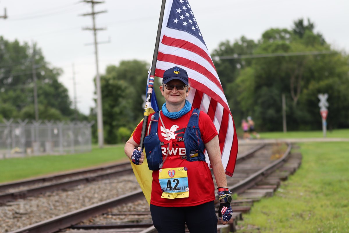 KnowlesGardner's tweet image. 1/2 marathon in state #37 (MI)✅ Very special - on bday of ETR1 McNabb who I carry on my back for 22 Too Many. Raising awareness of #veteransuicide. Wonderful experience; relieved my husband (who is having serious cognitive issues) coped on his own during the 40hrs I was away.