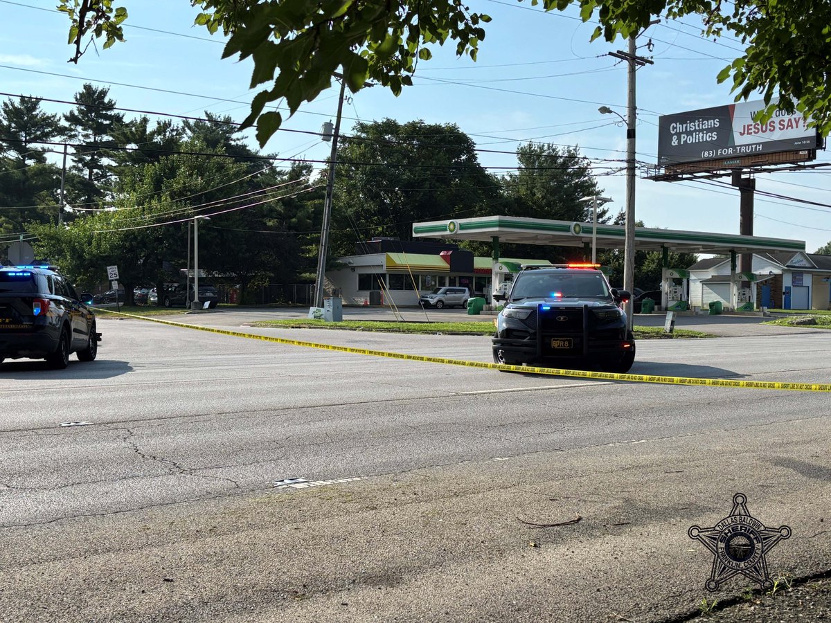 OHFCSO's tweet image. TRAFFIC ALERT

Be advised that S Hamilton Road in both directions between Katherine Drive &amp;amp; Reinbeau Drive is closed due to a police incident. 

Watch for emergency personnel and find an alternate route.