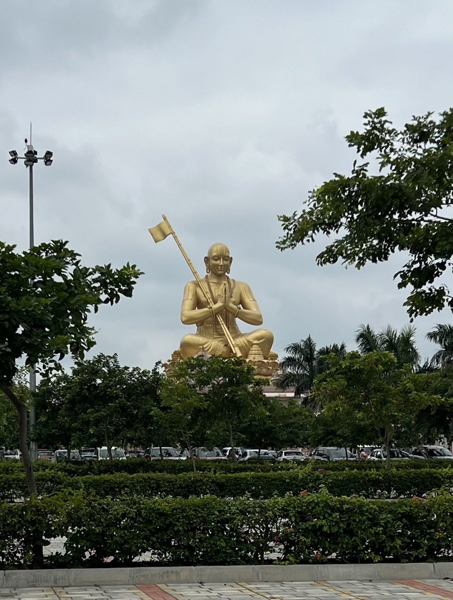 sivirpub's tweet image. Sri Ramanujacharya’s 216-ft Statue of Equality in Hyderabad - honors a spiritual visionary who reshaped Indian society over a millennium ago.

In the 11th Century CE, he championed ‘equality’, opening temple doors to all castes and welcoming marginalized communities into the…