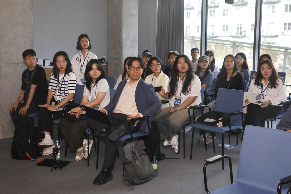 ipngovpl_eng's tweet image. Last Friday, representatives of the National Institute for Unification Education under the Ministry of Unification of the Republic of Korea visited the Institute of National Remembrance.
Read more: shorturl.at/s5hpd