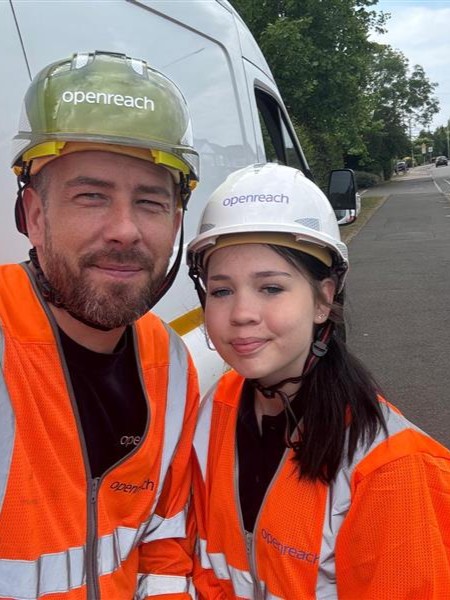WeAreOpenreach's tweet image. At Openreach, we’re committed to creating opportunities that spark curiosity and inspire future engineers 💪

Exploring potential career paths, Mia-Rose loved joining her dad, specialist engineer Matt, for her Year 10 work experience with Openreach!

#WomeninEngineering