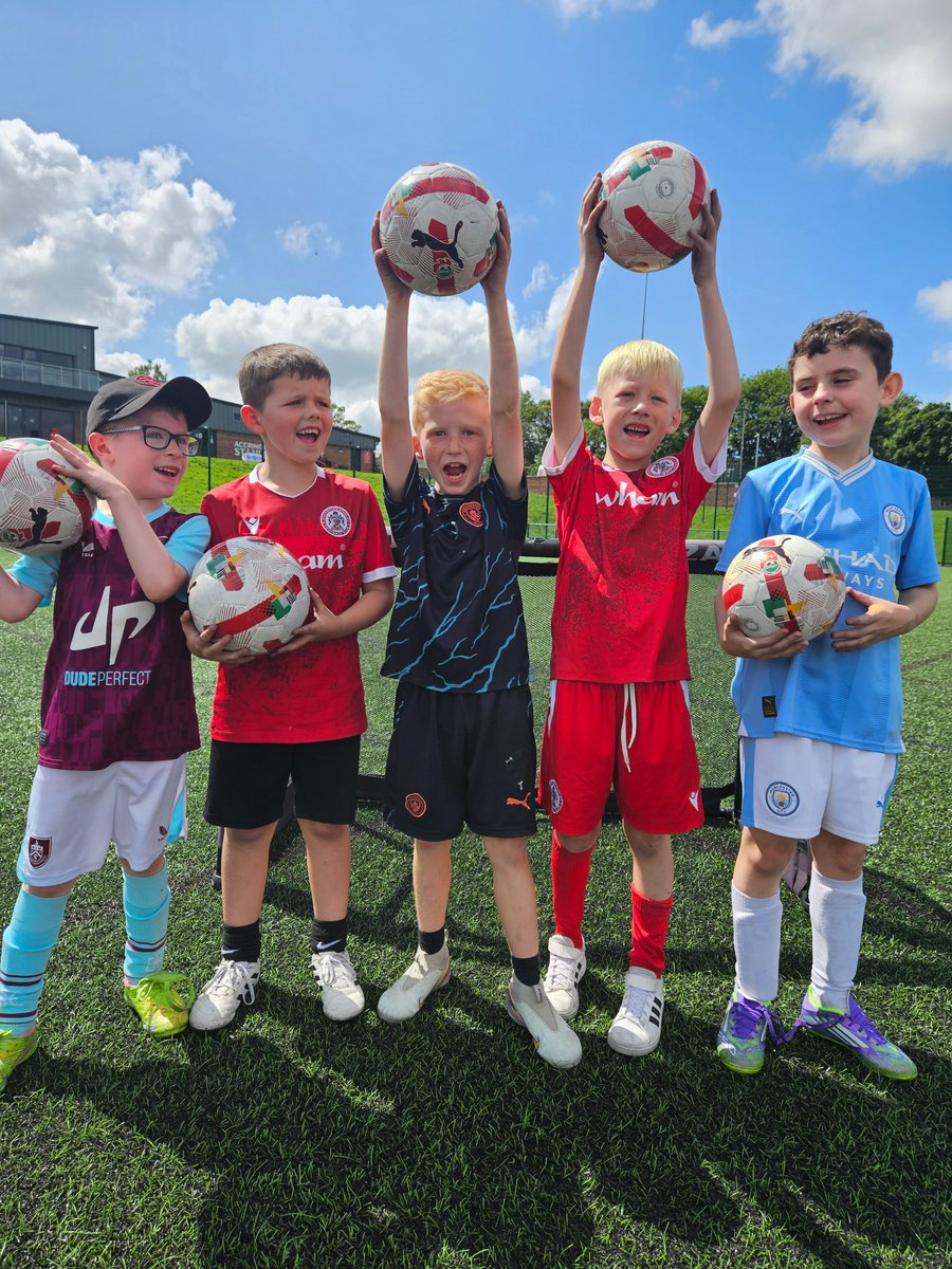 ASFCcommunity's tweet image. ⚽️ Our @KelloggsUKI Football Camps are underway at Stanley Sports Hub — and we’re loving it! 🙌
Still time to join the fun this summer!
🆓 Grab a free place with promotional Kellogg’s cereal packs
#KelloggsFootballCamps #ASFC #ASFCcommunity #SummerFun @EFL_Community @EFL