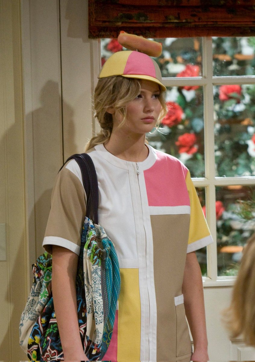 todoxjlaw's tweet image. 18 years have passed since the premiere of the Bill Engvall Show where Jennifer Lawrence played Lauren 😍
(July 17)