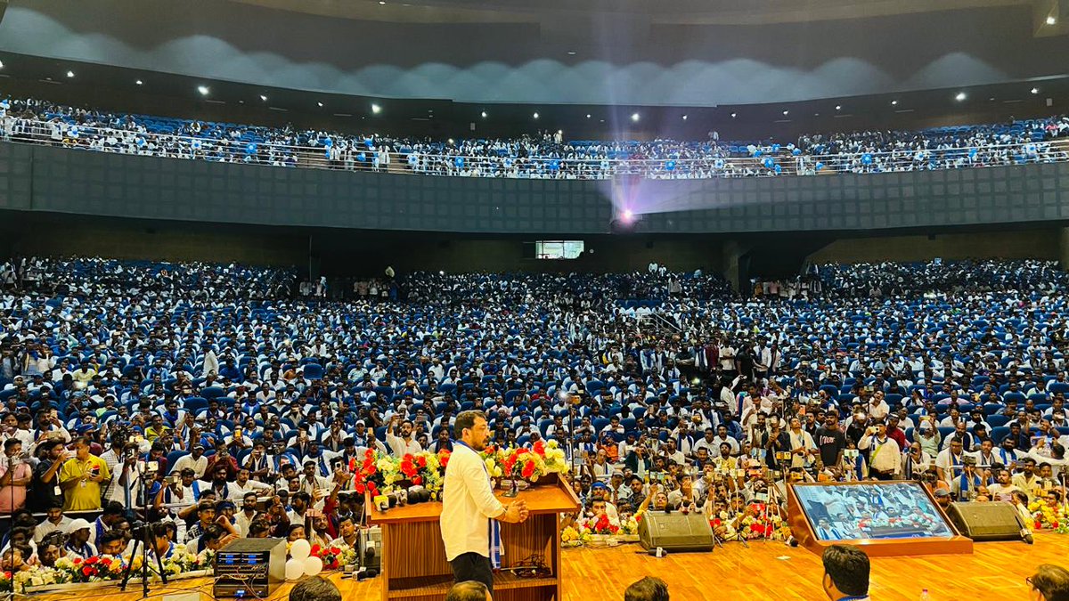 भीम आर्मी भारत एकता मिशन के 10वें स्थापना दिवस व द्वितीय राष्ट्रीय अधिवेशन पर आज बिहार की राजधानी पटना में अपनों के बीच। शानदार कार्यक्रम के लिये टीम बिहार को बहुत-बहुत बधाई एवं मंगलकामनाये।
जय भीम! जय भारत!
#भीम_आर्मी_स्थापना_दिवस