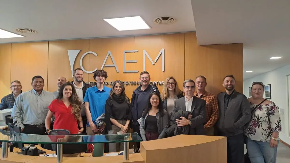 elpregonminero's tweet image. Visita a @camaramineraarg de alumnos de la Universidad de Nevada, Reno
editorialrn.com.ar/visita-a-caem-…